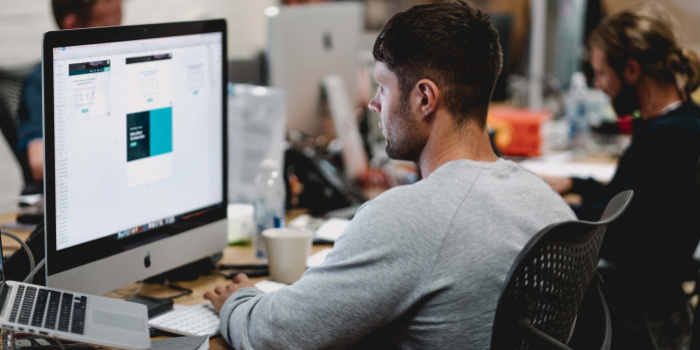 Журналісти як ФОПи - правові роз'яснення Studio Republic on Unsplash