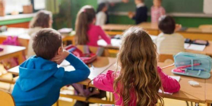 1 вересня не знімає обмежень з фотографування дітей Фото – mrpl.city